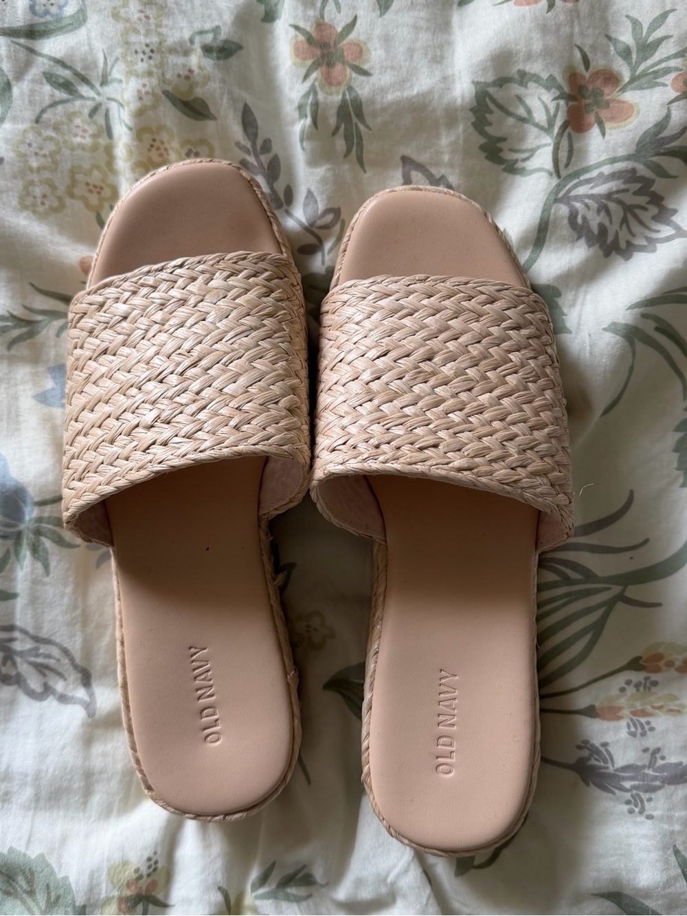 Old Navy Woven Slide Sandals in Blush Pink